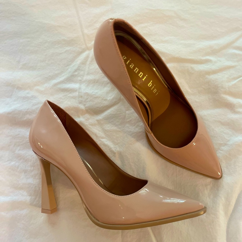Brand New Gianni Bini Nude Pointed Toe Leather Heels ✨